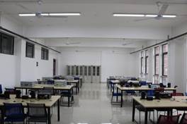 说明: E:/鼎利公司实验室/402：电磁学综合实验室/IMG_3922.JPGIMG_3922