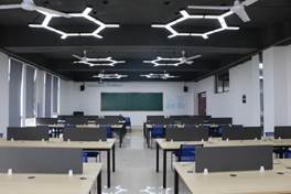 说明: E:/鼎利公司实验室/406：高频电子线路实训室/IMG_4422.JPGIMG_4422